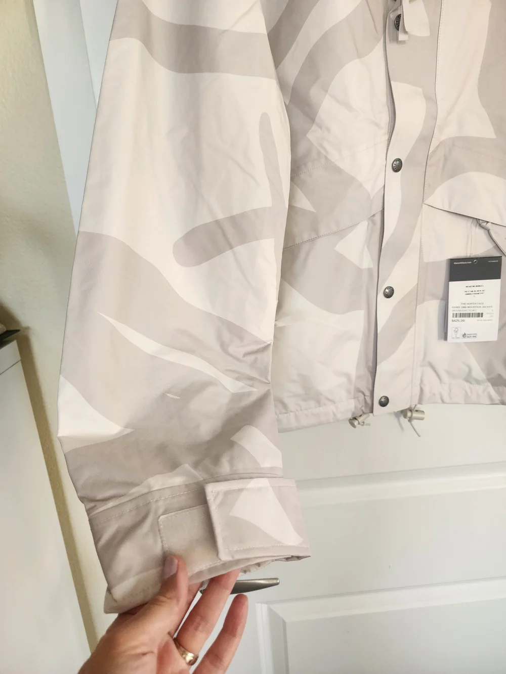 The North Face x KAWS 1986 Retro Mountain Jacket Moonlight Ivory Camo L